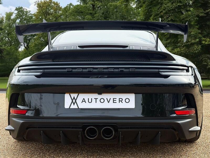 Porsche 911 view 6