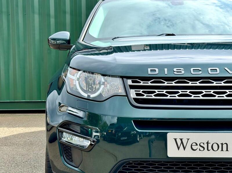 Land Rover Discovery Sport view 7