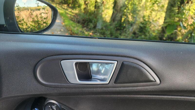 2015 Ford Fiesta — photo 47