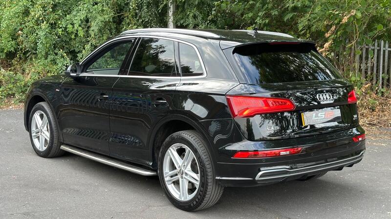 Audi Audi Q5 view 4