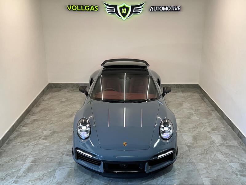 Porsche 911 view 2