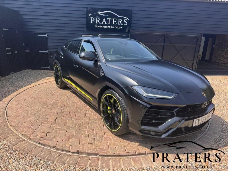 Lamborghini Urus view 5