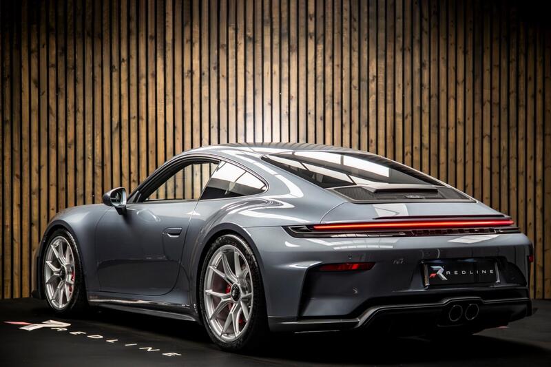 Porsche 911 view 3