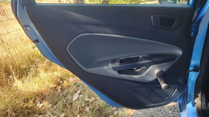 2009 Ford Fiesta — photo 44