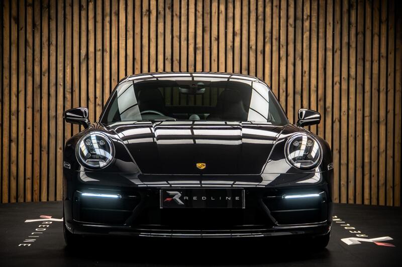 Porsche 911 view 5