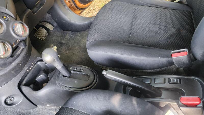 2011 Nissan Micra — photo 20