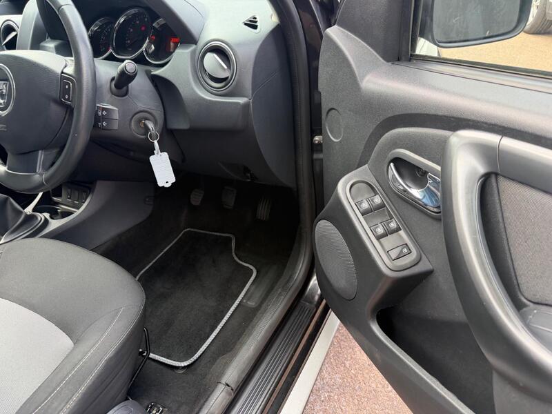 Dacia Duster view 5