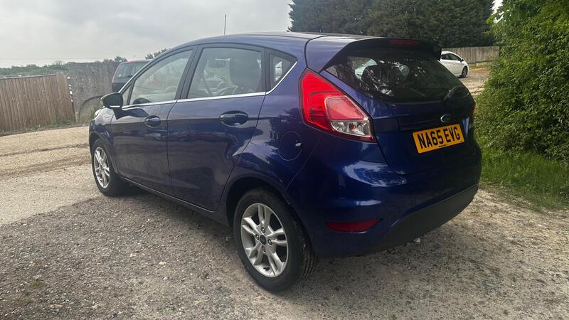 2015 Ford Fiesta — photo 4