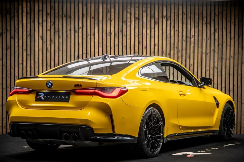 BMW M4 view 4