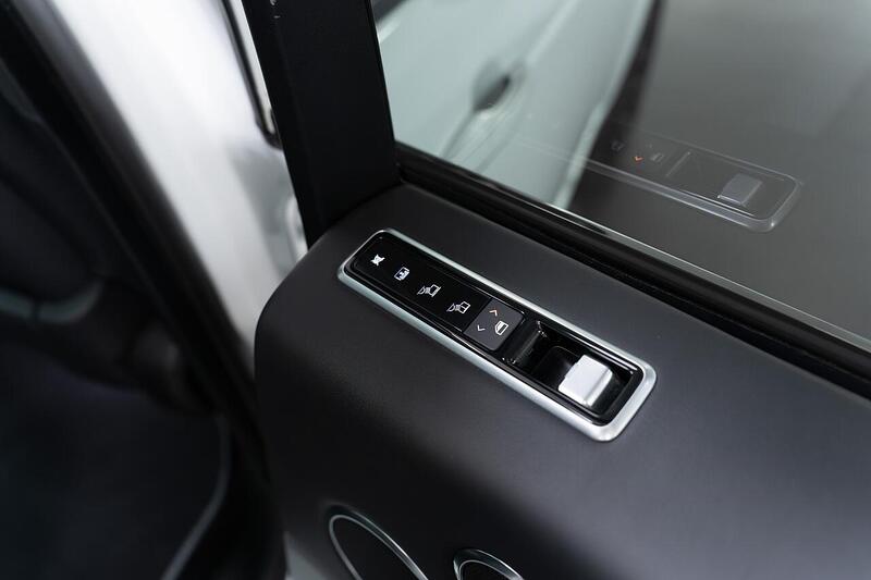 Land Rover Range Rover view 5