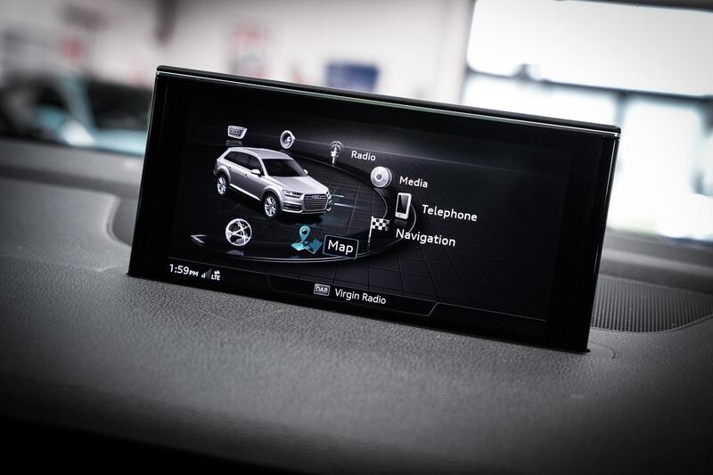 Audi Audi SQ7 view 6
