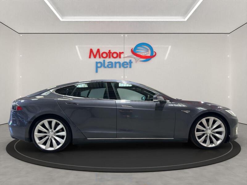 Tesla Model S view 5