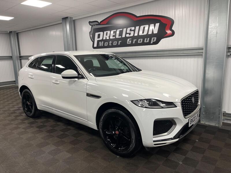 Jaguar F-Pace view 3