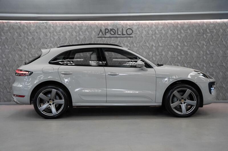 Porsche Macan view 4