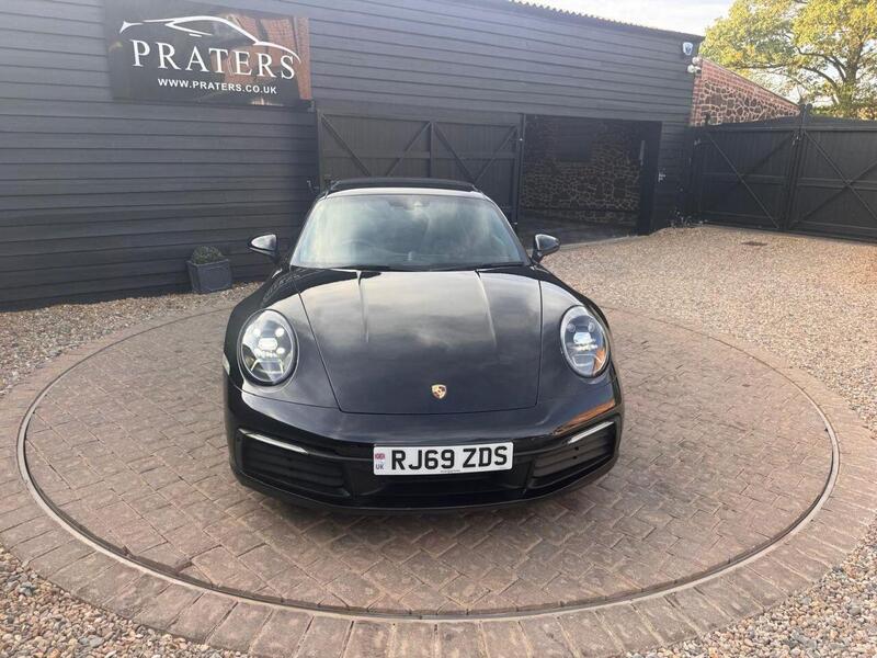 Porsche 911 view 4