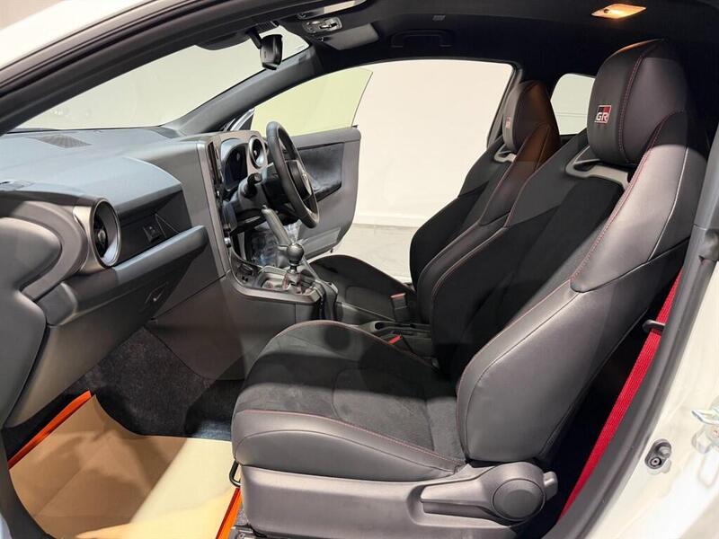 Toyota Yaris view 5