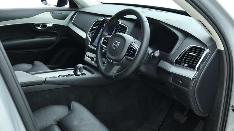 Volvo XC90 view 4