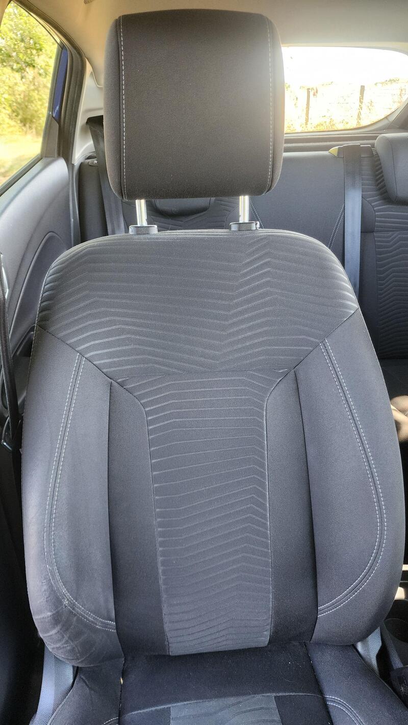 2015 Ford Fiesta — photo 46