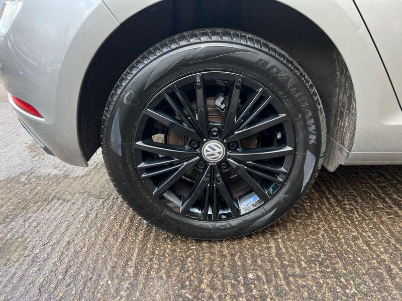 Volkswagen Golf view 25