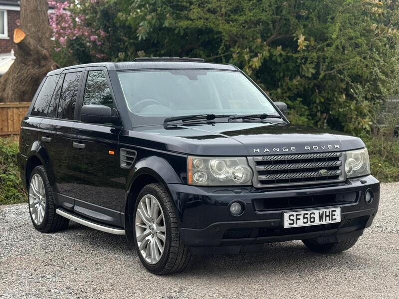 Land Rover Range Rover Sport view 3