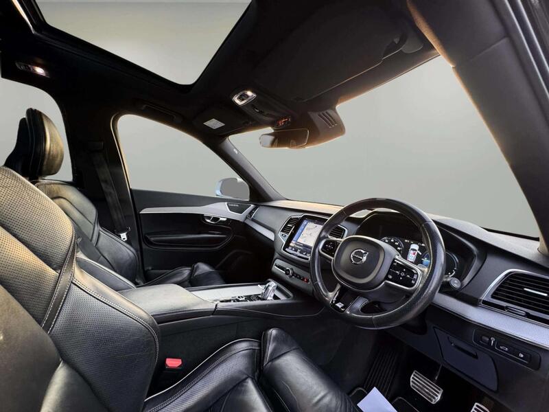 Volvo XC90 view 2