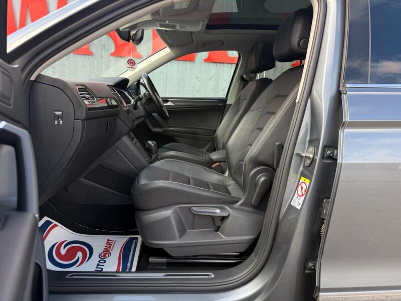 Volkswagen Tiguan Allspace view 2