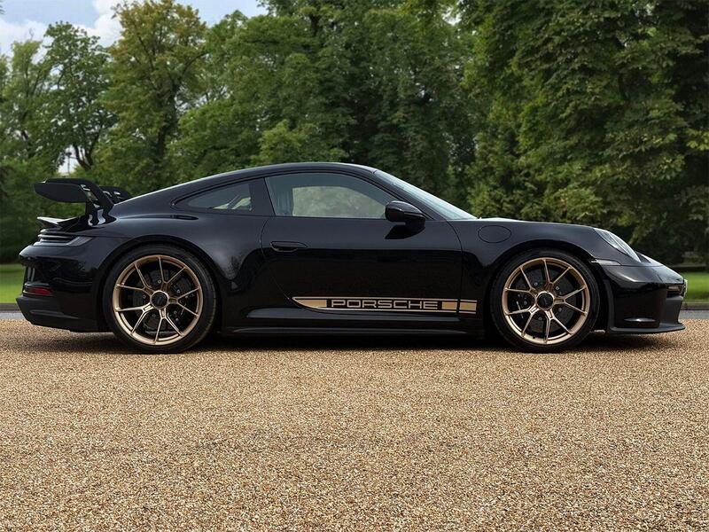 Porsche 911 view 4