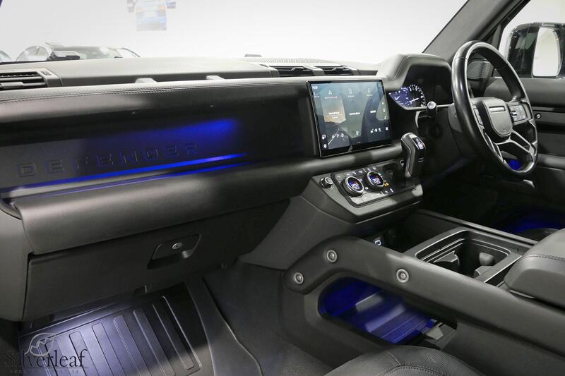 Land Rover Defender 110 view 6