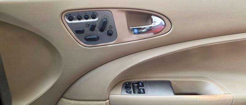 Jaguar XK view 6