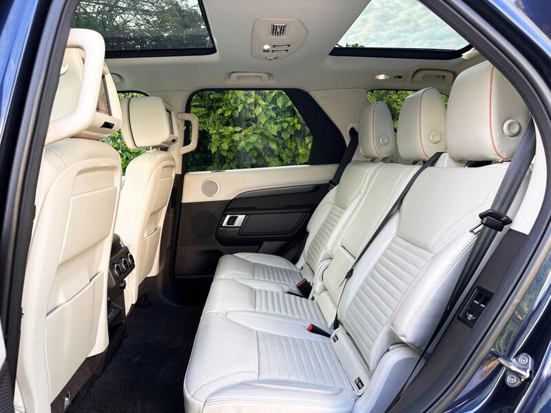 Land Rover Discovery view 13