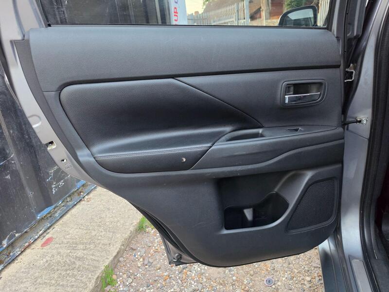 Mitsubishi Outlander 2.0h 12kWh GX4h CVT 4WD Euro 5 (s/s) 5dr thumbnail 23