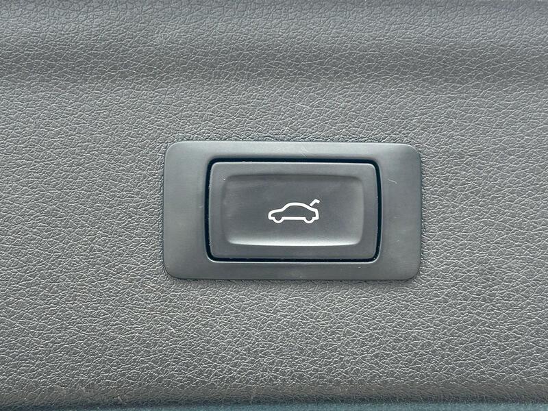 Audi Q3 view 31