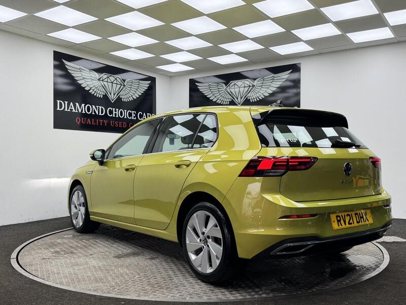 Volkswagen Golf view 4