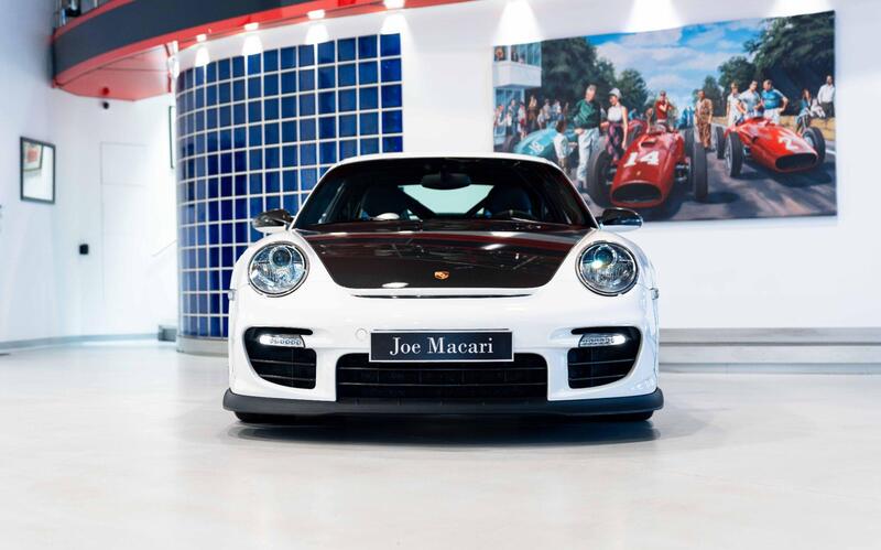 Porsche 911 view 2