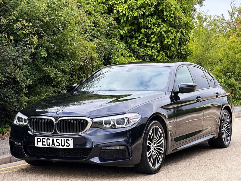 BMW 5 Series view 4