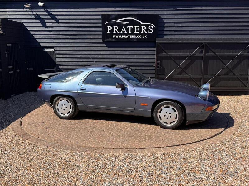 Porsche 928 view 5