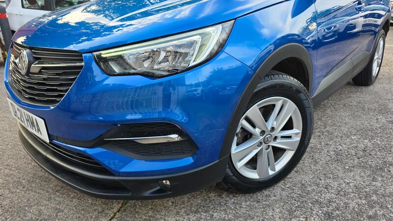 Vauxhall Grandland X view 5