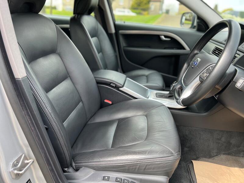 Volvo XC70 view 19