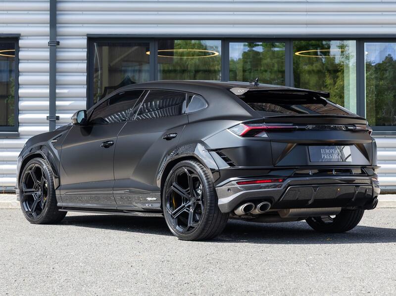 Lamborghini Urus view 5