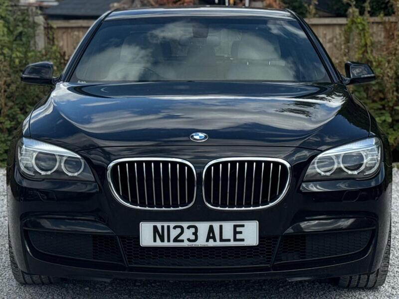 BMW 7 Series view 4