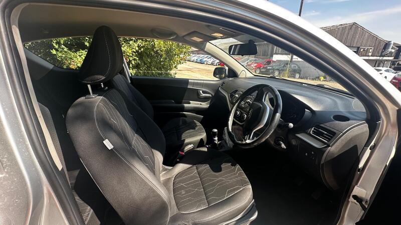 2014 Kia Picanto — photo 11
