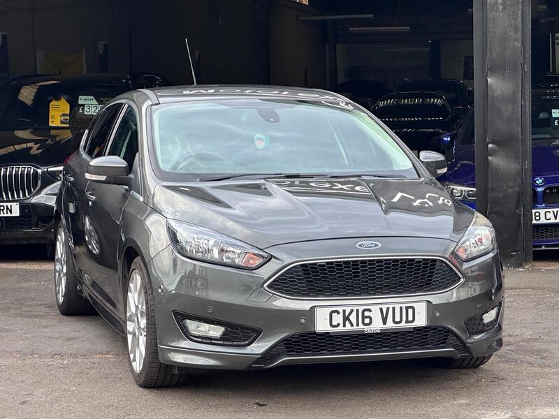 Ford Focus view 2