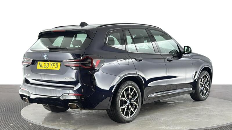 BMW X3 view 4