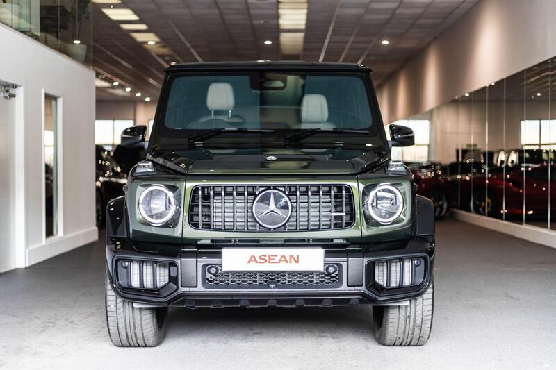 Mercedes-Benz G-Class view 3
