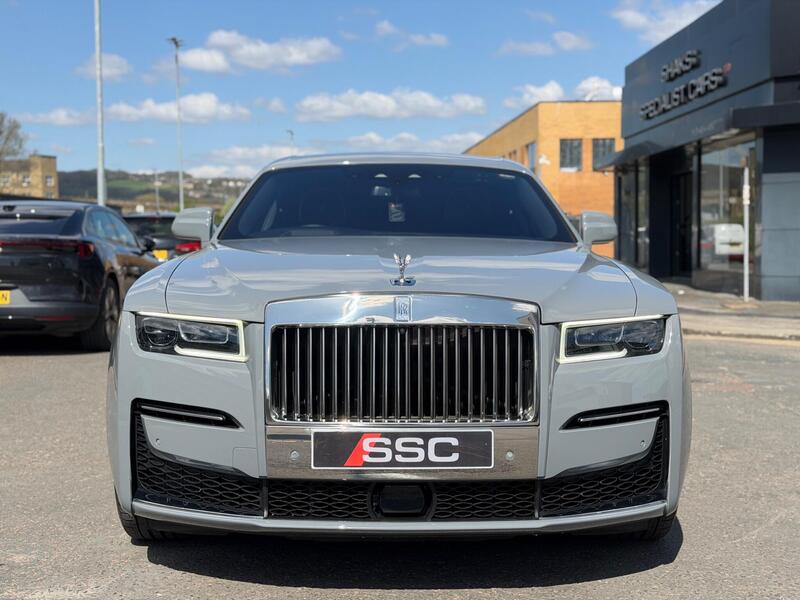 Rolls-Royce Ghost view 5