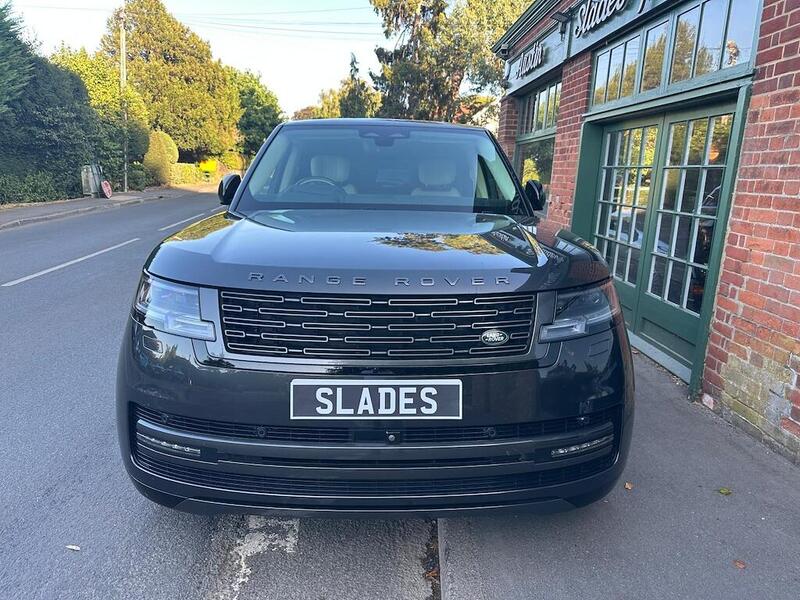 Land Rover Range Rover view 3