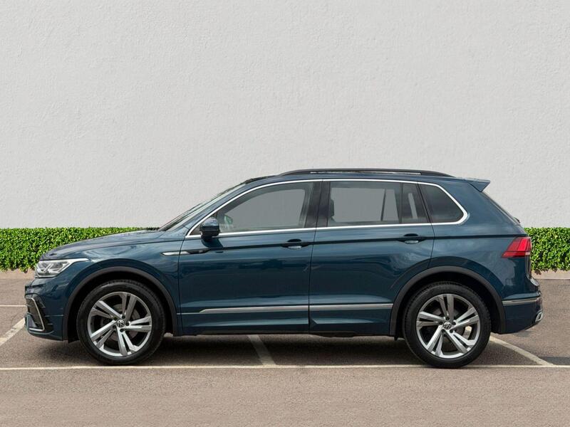 Volkswagen Tiguan view 4