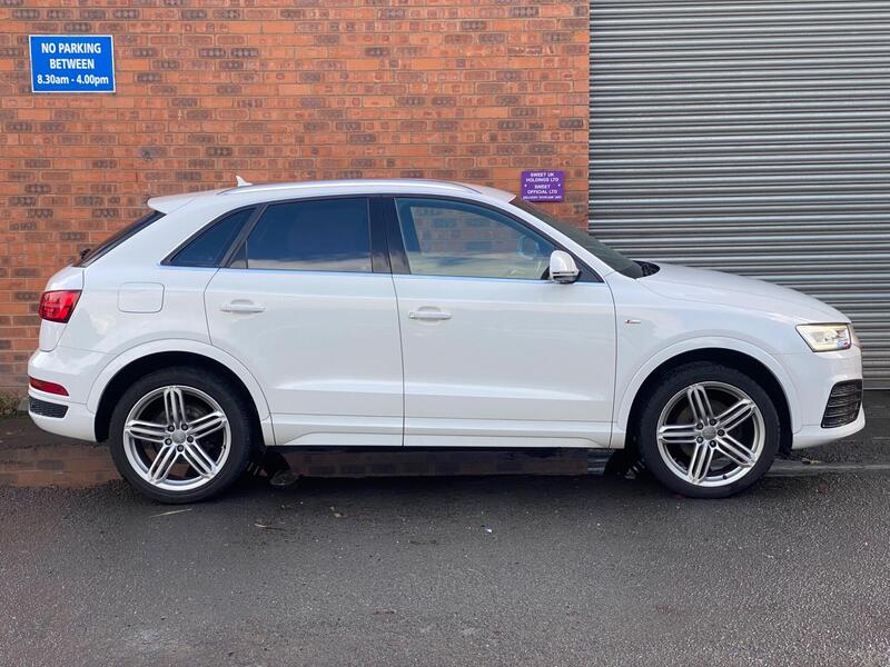 Audi Q3 view 5