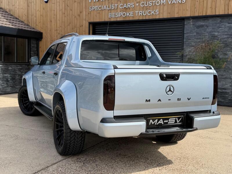 Mercedes-Benz X Class view 3