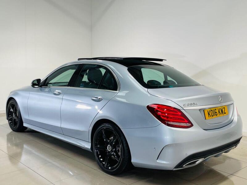 Mercedes-Benz C Class view 4